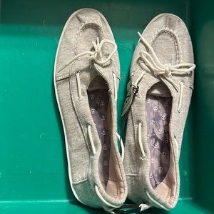 New with tags size 9/10 (9.5) t-shirt fabric loafers